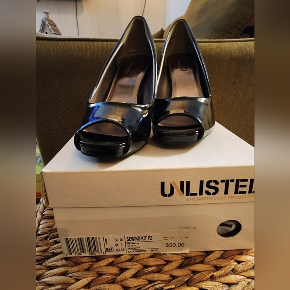 Women's size 9 black heels - Picture 5 of 5